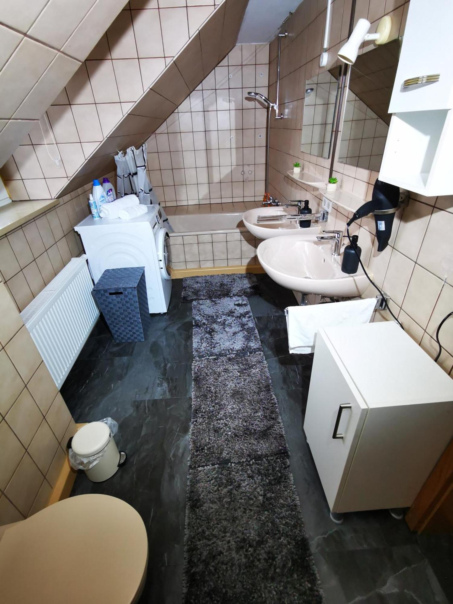 Apartment Sehr Schoenes 2 Maisonnette